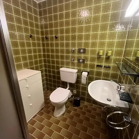 Helle Mit Großem Balkon