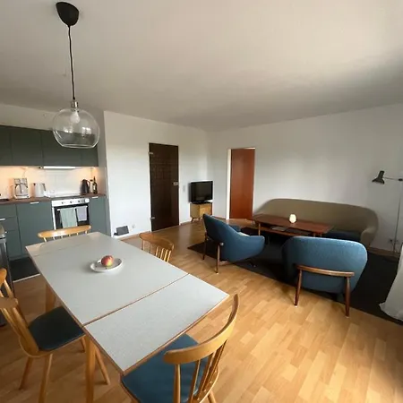 Helle Mit Grossem Balkon Apartment *