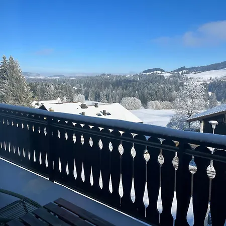 Helle Mit Grossem Balkon Apartment *