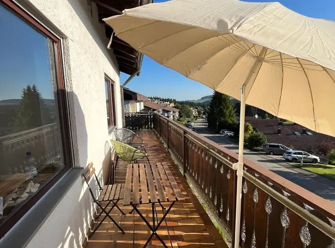 Helle Mit Grossem Balkon Lägenhet