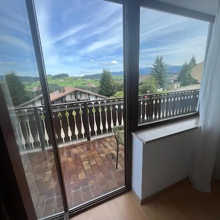 Daire Helle Mit Grossem Balkon *
